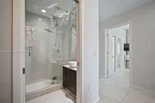 Propiedad en alquiler con 3 habitaciones y 3 baños en Miami