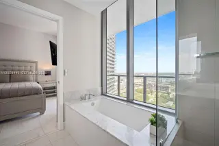 Propiedad en alquiler con 3 habitaciones y 3 baños en Miami