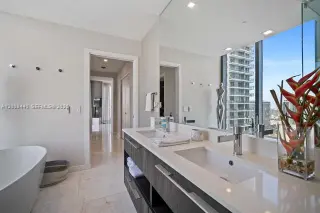 Propiedad en alquiler con 3 habitaciones y 3 baños en Miami