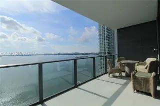 Propiedad en alquiler con 3 habitaciones y 3 baños en Miami