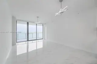 Propiedad en alquiler con 1 dormitorio y 2 baños en Miami