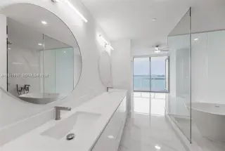 Propiedad en alquiler con 1 dormitorio y 2 baños en Miami