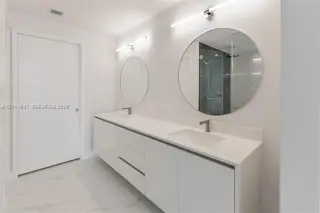 Propiedad en alquiler con 1 dormitorio y 2 baños en Miami