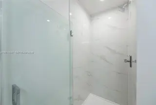 Propiedad en alquiler con 1 dormitorio y 2 baños en Miami