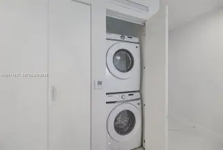 Propiedad en alquiler con 1 dormitorio y 2 baños en Miami