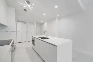 Propiedad en alquiler con 1 dormitorio y 2 baños en Miami