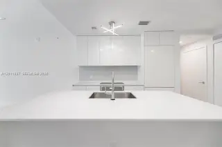 Propiedad en alquiler con 1 dormitorio y 2 baños en Miami