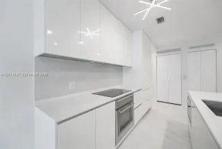 Propiedad en alquiler con 1 dormitorio y 2 baños en Miami