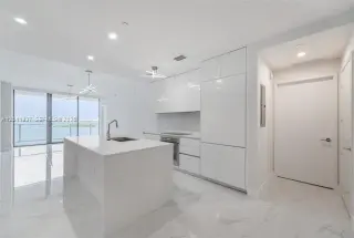 Propiedad en alquiler con 1 dormitorio y 2 baños en Miami