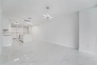 Propiedad en alquiler con 1 dormitorio y 2 baños en Miami