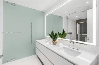 Propiedad en alquiler con 3 habitaciones y 3.5 baños en Miami