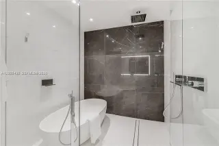 Propiedad en alquiler con 3 habitaciones y 3.5 baños en Miami