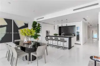 Propiedad en alquiler con 3 habitaciones y 3.5 baños en Miami