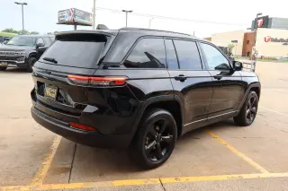 2023 Jeep Grand Cherokee Altitude 4x4