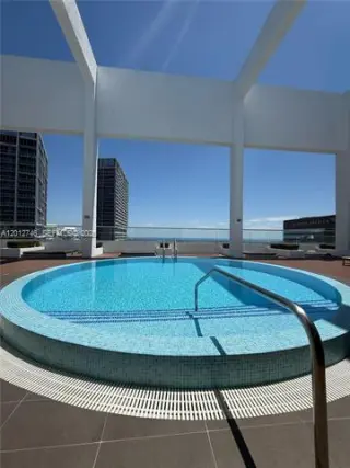 Propiedad en alquiler con 2 habitaciones y 2 baños en Miami