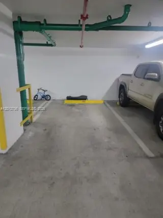Propiedad en alquiler con 1 dormitorio y 1 baño en Miami Beach