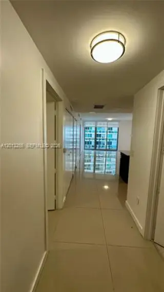Propiedad en alquiler con 1 dormitorio y 2 baños en Miami