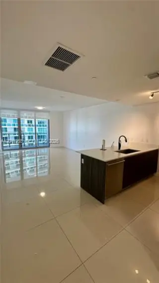 Propiedad en alquiler con 1 dormitorio y 2 baños en Miami