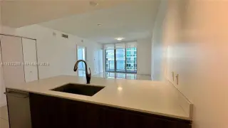 Propiedad en alquiler con 1 dormitorio y 2 baños en Miami