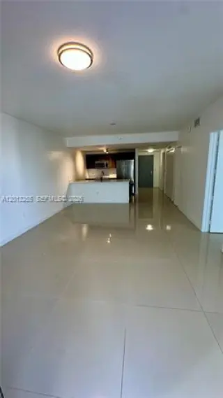 Propiedad en alquiler con 1 dormitorio y 2 baños en Miami