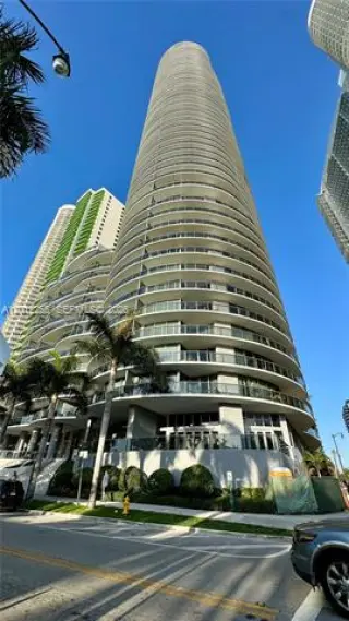 Propiedad en alquiler con 1 dormitorio y 2 baños en Miami
