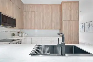 Propiedad en alquiler con 4 habitaciones y 3.5 baños en Miami