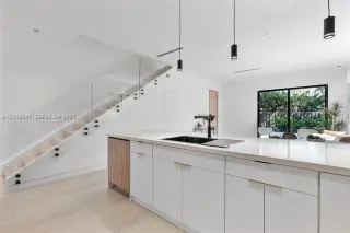 Propiedad en alquiler con 4 habitaciones y 3.5 baños en Miami