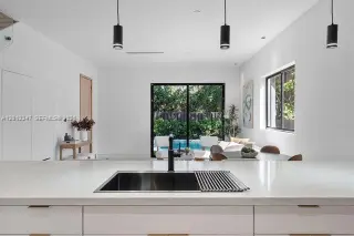 Propiedad en alquiler con 4 habitaciones y 3.5 baños en Miami