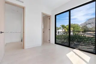 Propiedad en alquiler con 4 habitaciones y 3.5 baños en Miami