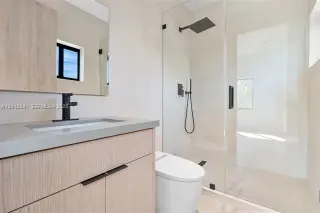 Propiedad en alquiler con 4 habitaciones y 3.5 baños en Miami