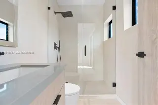 Propiedad en alquiler con 4 habitaciones y 3.5 baños en Miami