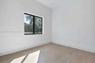 Propiedad en alquiler con 4 habitaciones y 3.5 baños en Miami
