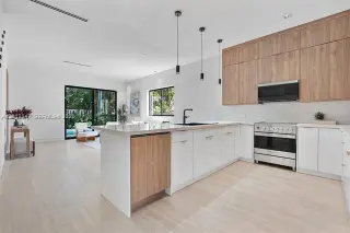 Propiedad en alquiler con 4 habitaciones y 3.5 baños en Miami
