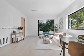 Propiedad en alquiler con 4 habitaciones y 3.5 baños en Miami