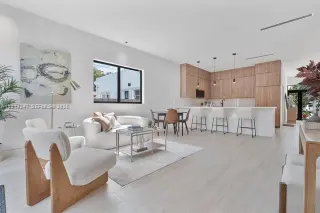 Propiedad en alquiler con 4 habitaciones y 3.5 baños en Miami