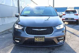 2023 Chrysler Pacifica Limited FWD