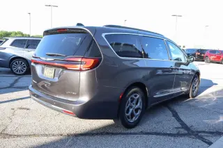 2023 Chrysler Pacifica Limited FWD