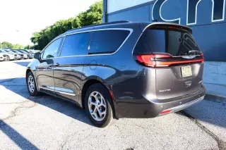 2023 Chrysler Pacifica Limited FWD