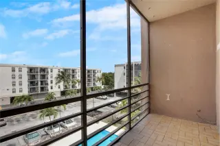 Propiedad en alquiler con 2 habitaciones y 2 baños en Hialeah