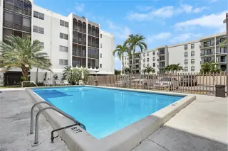Propiedad en alquiler con 2 habitaciones y 2 baños en Hialeah