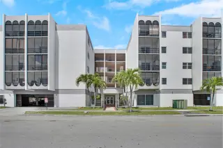 Propiedad en alquiler con 2 habitaciones y 2 baños en Hialeah