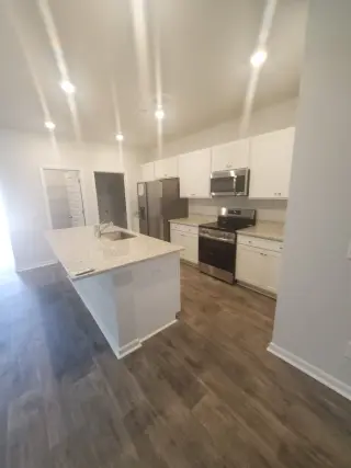 Propiedad en alquiler con 5 habitaciones y 3 baños en Savannah