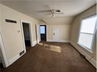 Propiedad en alquiler con 3 habitaciones y 1 baño en South Milwaukee