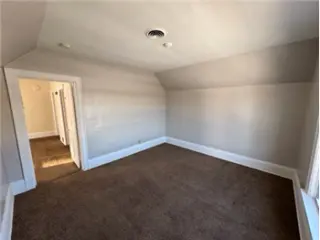 Propiedad en alquiler con 3 habitaciones y 1 baño en South Milwaukee