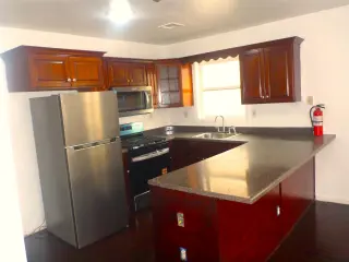 Propiedad en alquiler con 3 habitaciones y 2 baños en East Orange