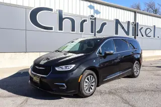 2023 Chrysler Pacifica Hybrid Limited FWD