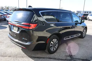 2023 Chrysler Pacifica Hybrid Limited FWD