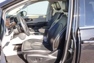 2023 Chrysler Pacifica Hybrid Limited FWD