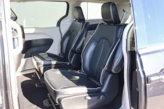 2023 Chrysler Pacifica Hybrid Limited FWD