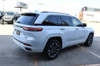 2022 Jeep Grand Cherokee Overland 4x4